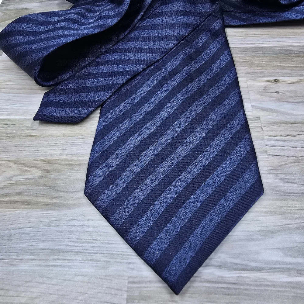 Kenneth‎ Cole New York 100% imported silk hand made blue navy striped tie 58